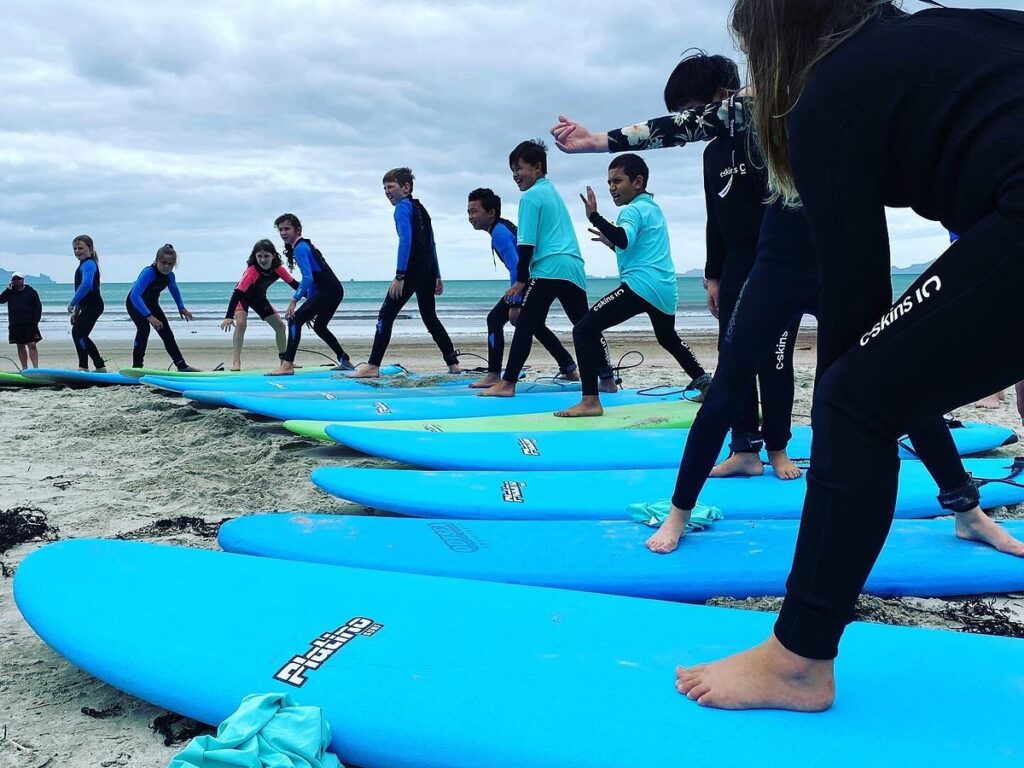 surfing lessons waipu cove beginners surfing